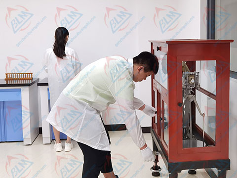 ���W�x���z���DƬ