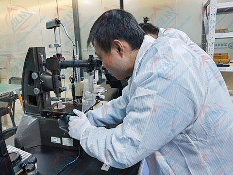 �׺���?j��)x���z���DƬ